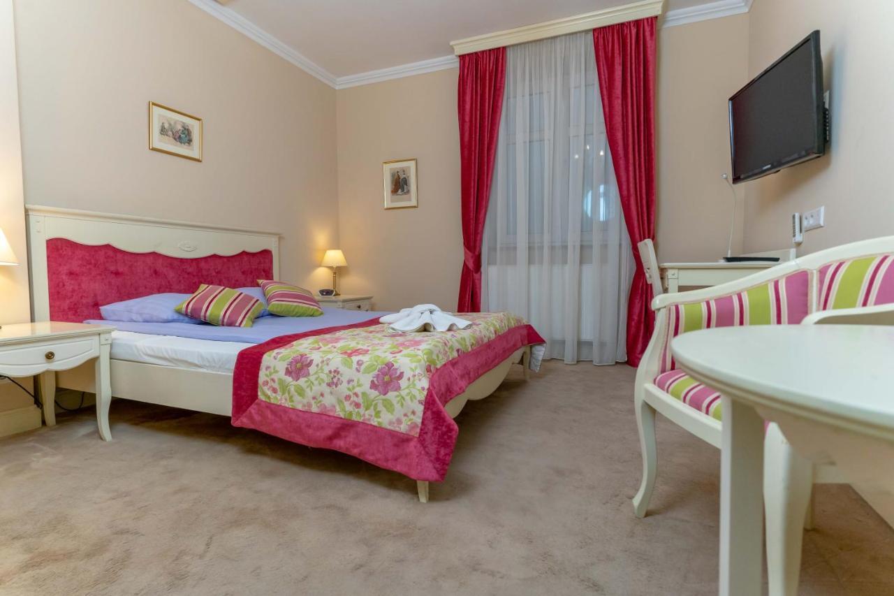 Resovia Residence Hotel*** Rzeszów Eksteriør billede
