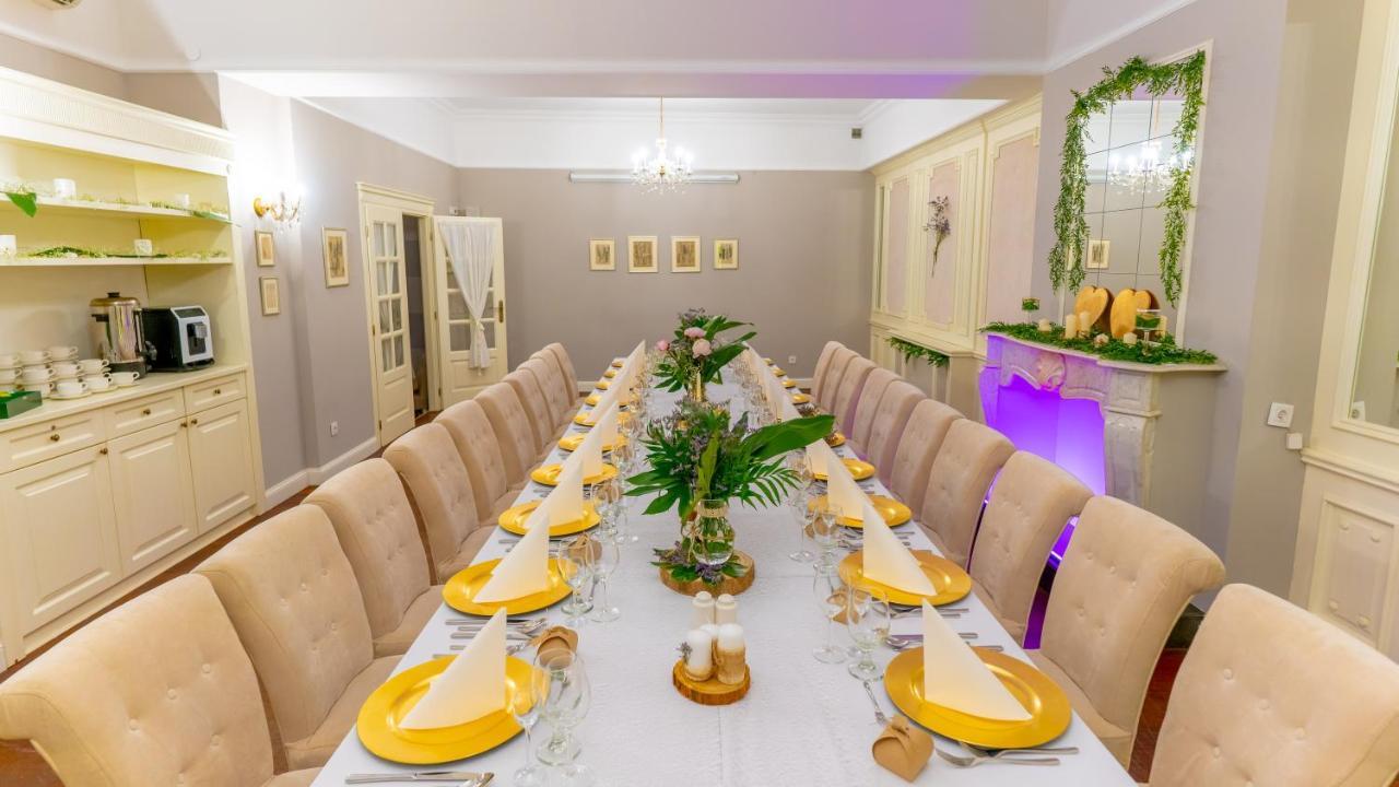 Resovia Residence Hotel*** Rzeszów Eksteriør billede